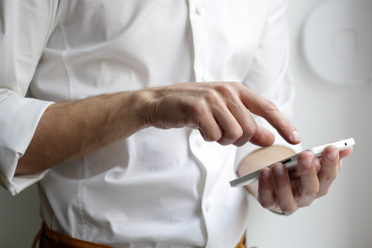 Mesa business owner calling WillowBridge Funding lending advisor for a same-day loan consultation